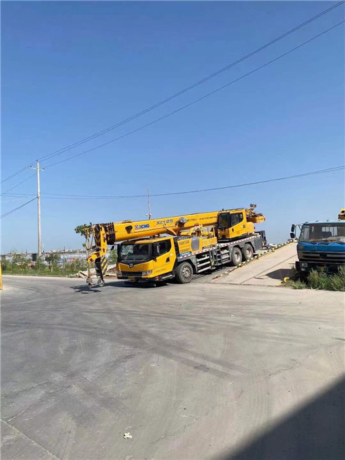 恒山区吊车作业时，可能会产生哪些额外收费项目？