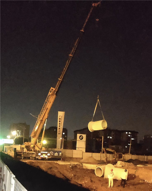 恒山区“弯臂矫正”—— 吊车的 “形变补偿” 技术